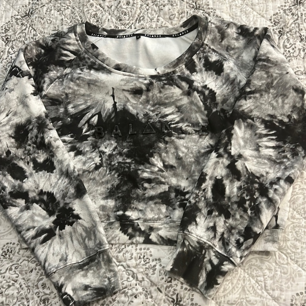 Balance Athletica crop sweatshirt size XL